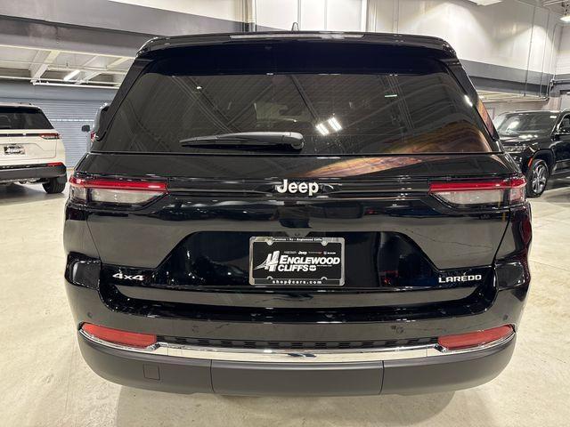 Photo of 2025 Diamond Black Jeep Grand Cherokee