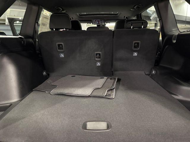 Photo of 2025 Silver Zynith Jeep Grand Cherokee