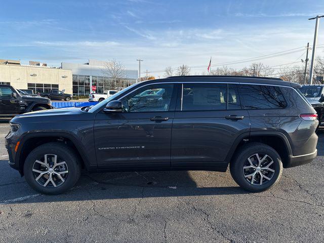 Photo of 2025 Metallic Jeep Grand Cherokee L