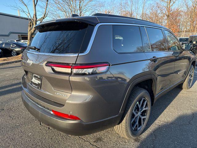 Photo of 2025 Metallic Jeep Grand Cherokee L
