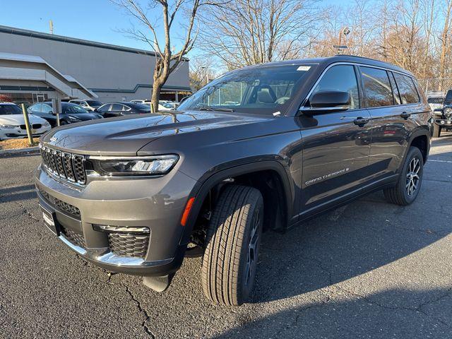 Photo of 2025 Metallic Jeep Grand Cherokee L