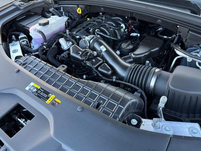 Photo of 2025 Metallic Jeep Grand Cherokee L