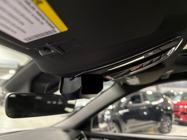 Photo of 2025 Bright White Clearcoat Jeep Grand Cherokee