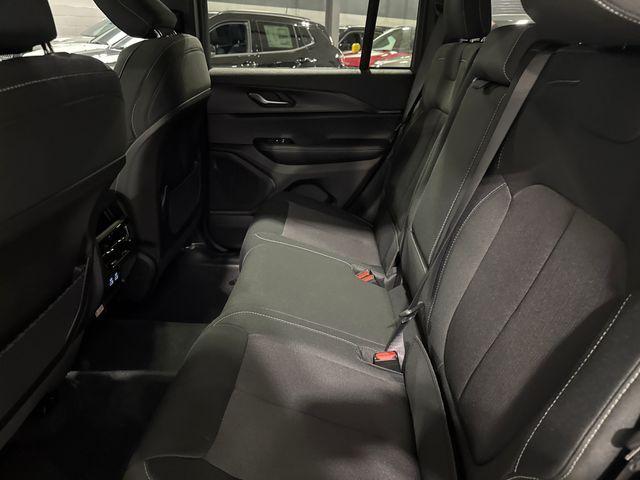 Photo of 2025 Bright White Clearcoat Jeep Grand Cherokee