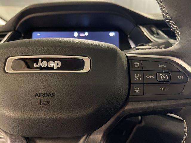 Photo of 2025 Metallic Jeep Grand Cherokee L