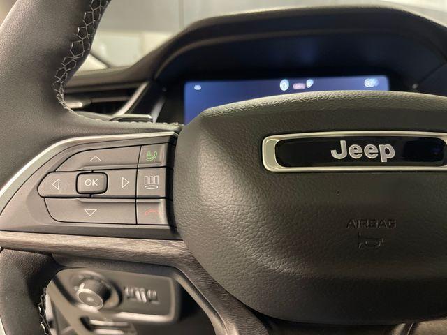 Photo of 2025 Metallic Jeep Grand Cherokee L