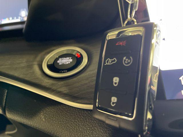 Photo of 2025 Metallic Jeep Grand Cherokee L