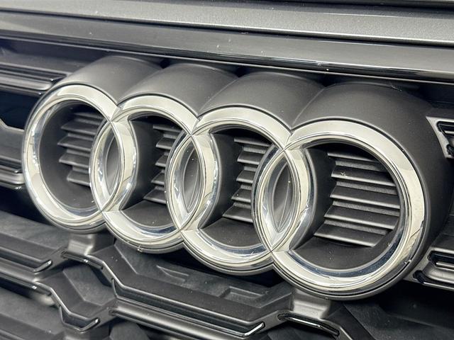 Photo of 2025 Daytona Gray Pearl Effect Audi Q5