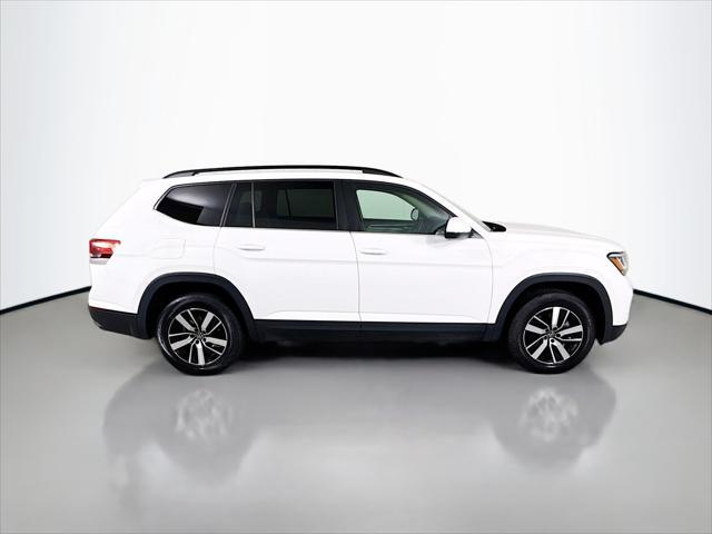 Photo of 2022 Pure White Volkswagen Atlas