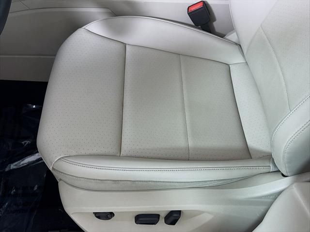 Photo of 2022 Pure White Volkswagen Atlas