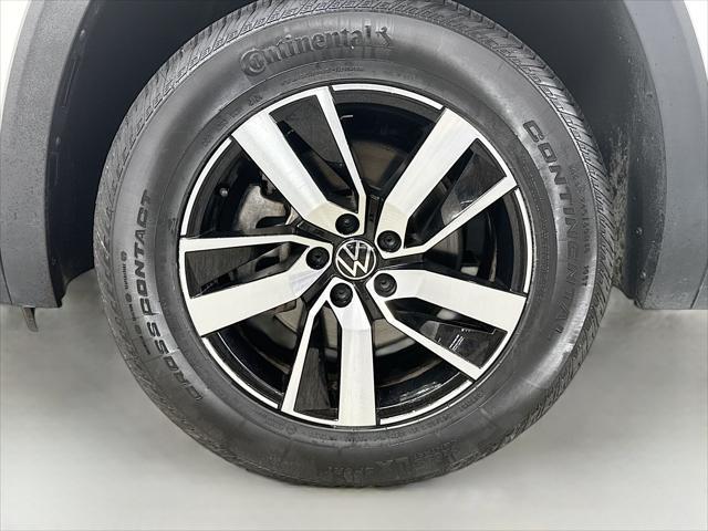 Photo of 2022 Pure White Volkswagen Atlas
