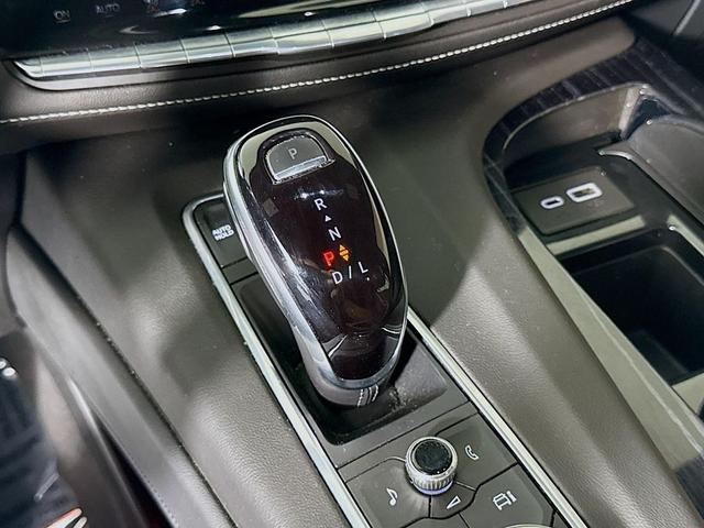 Photo of 2021 Crystal White Tricoat Cadillac Escalade