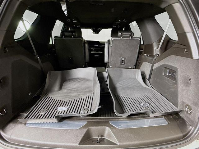 Photo of 2021 Crystal White Tricoat Cadillac Escalade