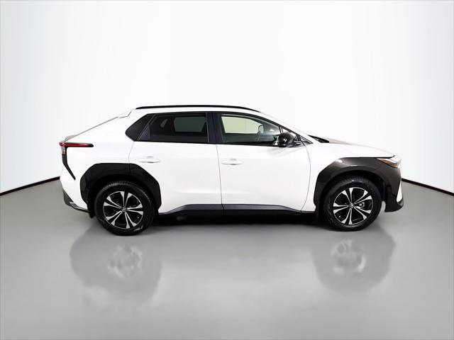 Photo of 2023 Wind Chill Pearl Toyota bZ4X