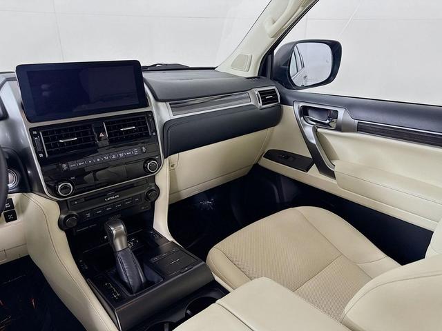 Photo of 2023 Black Lexus GX 460