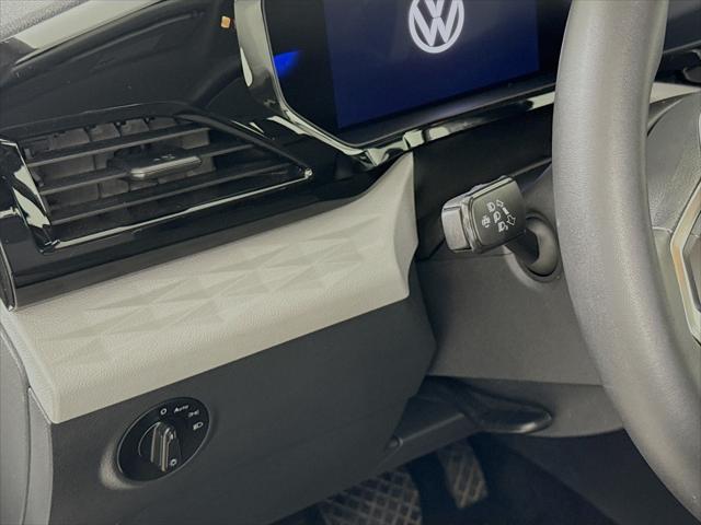 Photo of 2024 Pure White Volkswagen Taos