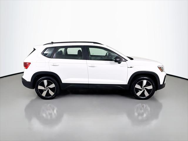 Photo of 2024 Pure White Volkswagen Taos