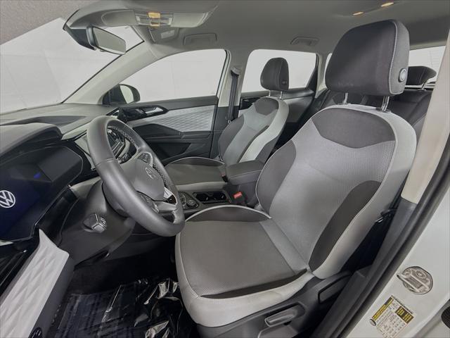 Photo of 2024 Pure White Volkswagen Taos