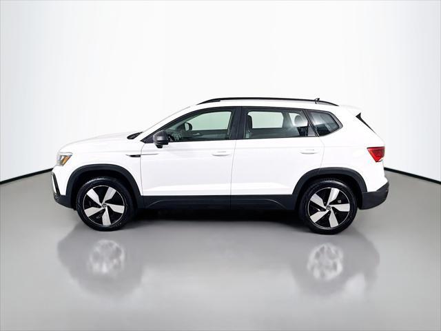 Photo of 2024 Pure White Volkswagen Taos