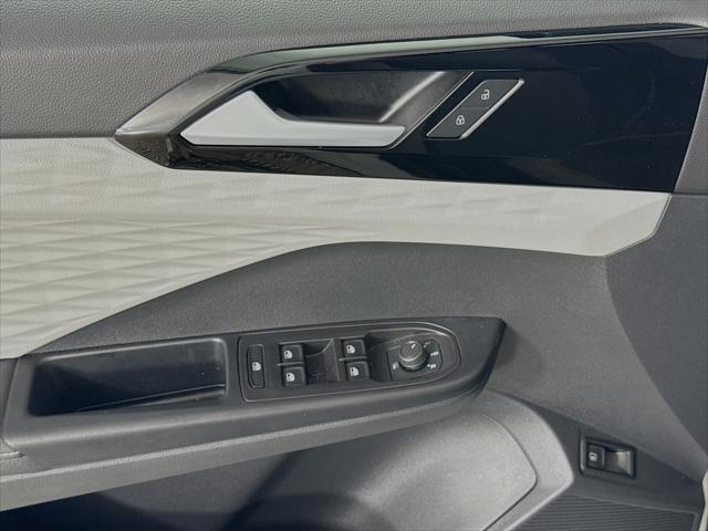 Photo of 2024 Pure White Volkswagen Taos
