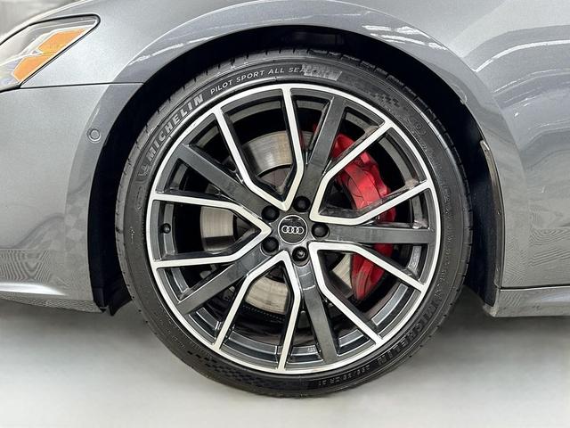 Photo of 2021 Daytona Gray Pearl Effect Audi S7