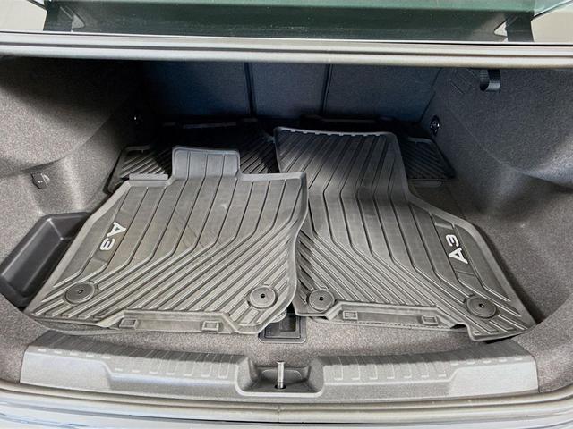 Photo of 2025 Manhattan Gray Metallic Audi A3