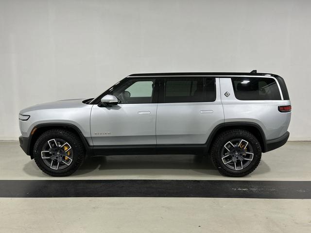 Photo of 2023 LA Silver Rivian R1S