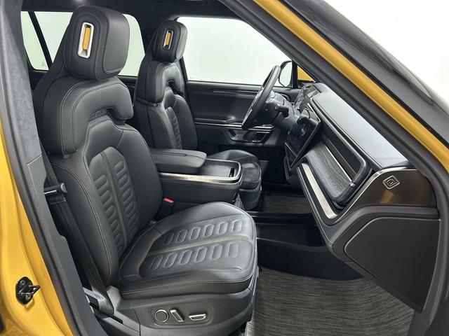 Photo of 2023 Compass Yellow Rivian R1S