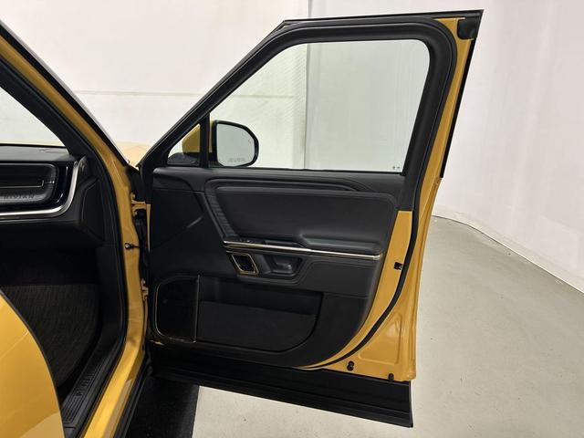Photo of 2023 Compass Yellow Rivian R1S