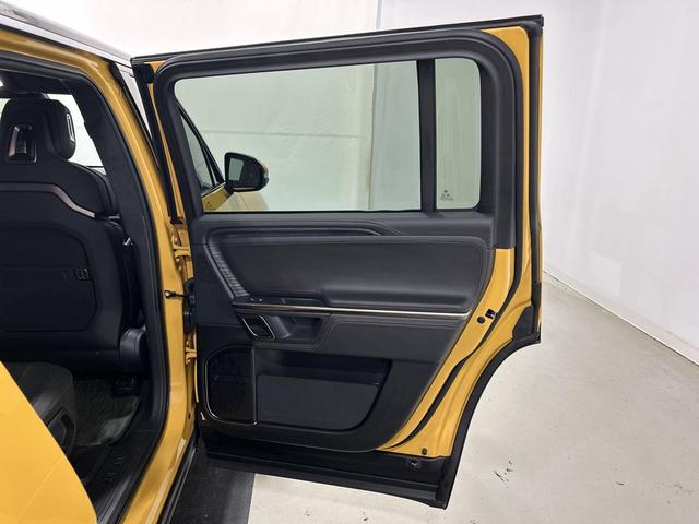 Photo of 2023 Compass Yellow Rivian R1S