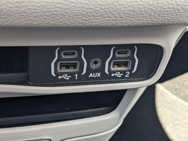 Photo of 2024 Diamond Black Chrysler Pacifica