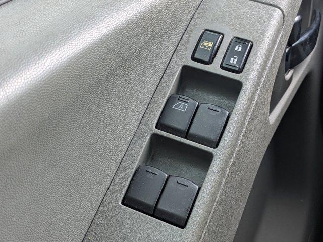 Photo of 2018 Arctic Blue Metallic Nissan Frontier