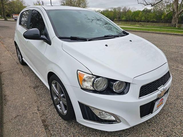 Photo of 2015 White Chevrolet Sonic
