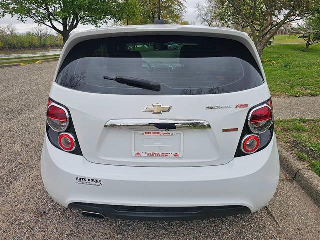 Photo of 2015 White Chevrolet Sonic