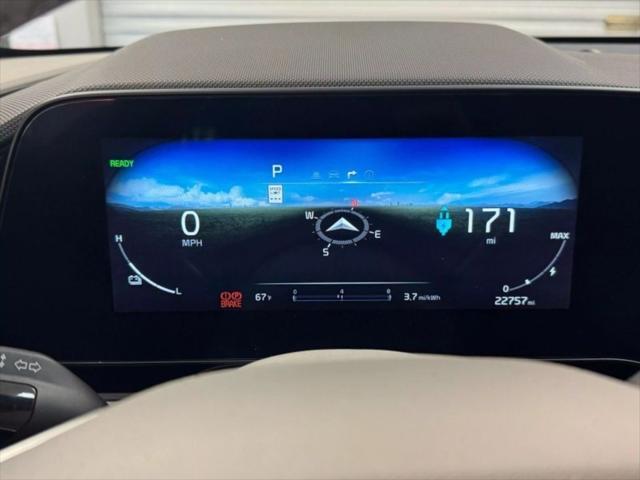 Photo of 2023 Snow White Pearl Kia Niro EV