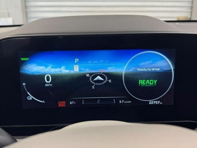 Photo of 2023 Snow White Pearl Kia Niro EV