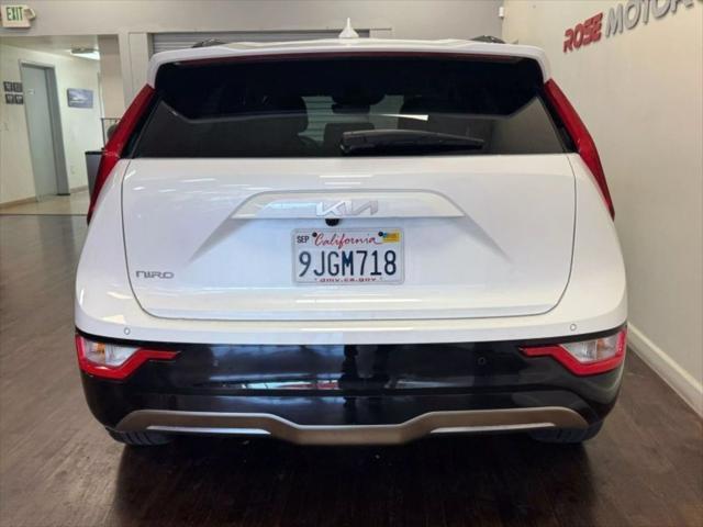 Photo of 2023 Snow White Pearl Kia Niro EV