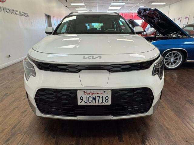 Photo of 2023 Snow White Pearl Kia Niro EV