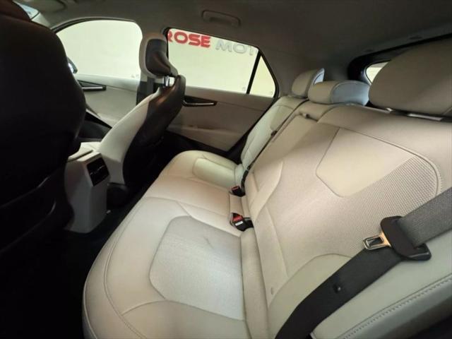 Photo of 2023 Snow White Pearl Kia Niro EV