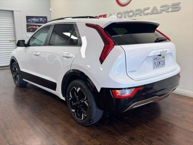 Photo of 2023 Snow White Pearl Kia Niro EV
