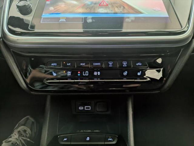 Photo of 2023 Silver Flare Metallic Chevrolet Bolt EUV