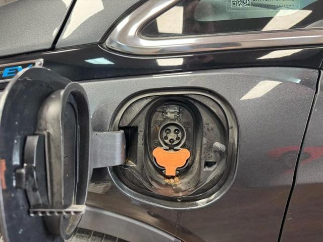 Photo of 2018 Nightfall Gray Metallic Chevrolet Bolt EV