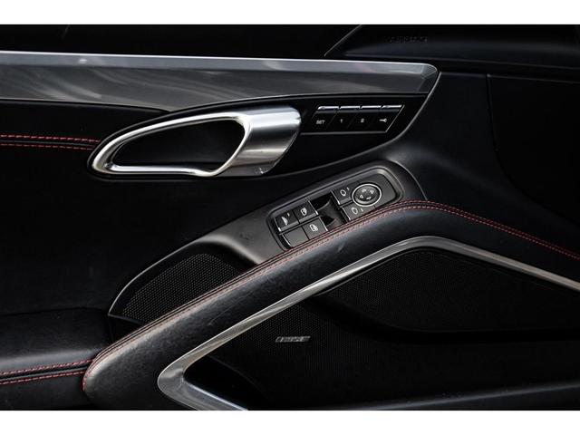 Photo of 2017 Black Porsche 911