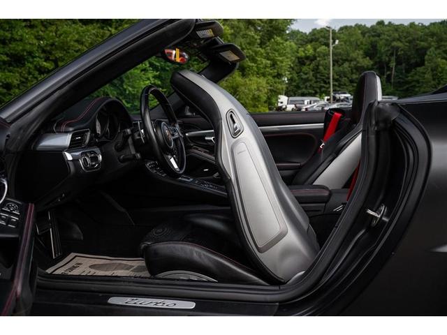 Photo of 2017 Black Porsche 911
