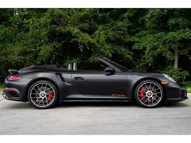Photo of 2017 Black Porsche 911