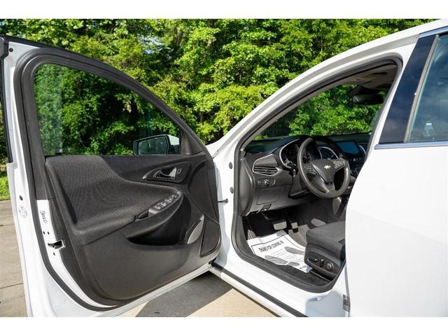 Photo of 2023 Summit White Chevrolet Malibu