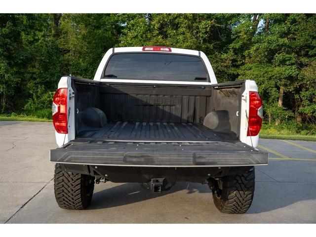 Photo of 2016 Super White Toyota Tundra