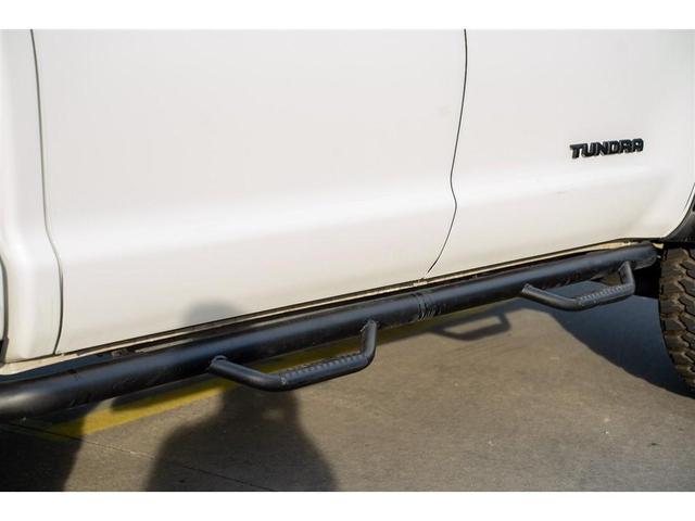 Photo of 2016 Super White Toyota Tundra