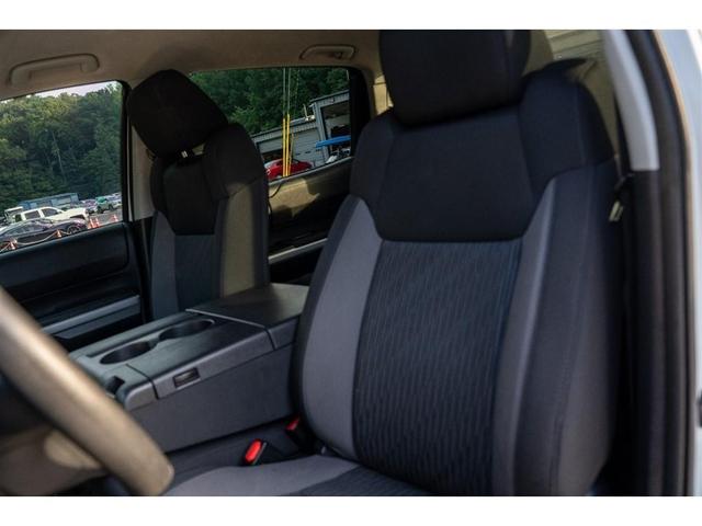 Photo of 2016 Super White Toyota Tundra