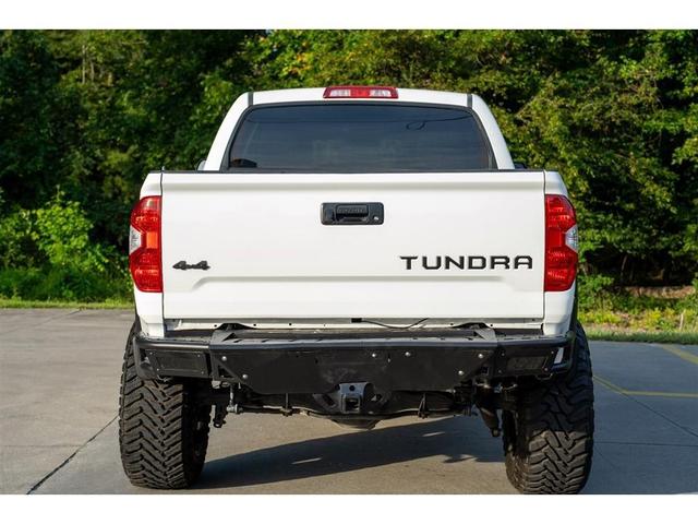 Photo of 2016 Super White Toyota Tundra